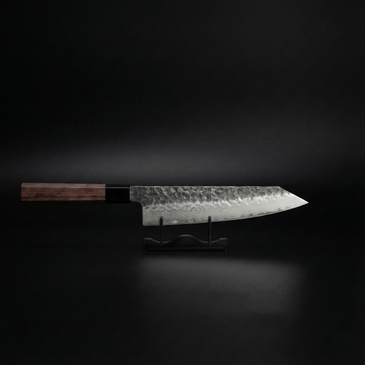 Japansk hamrad Damaskus-kockkniv – 20 cm balanserad profil