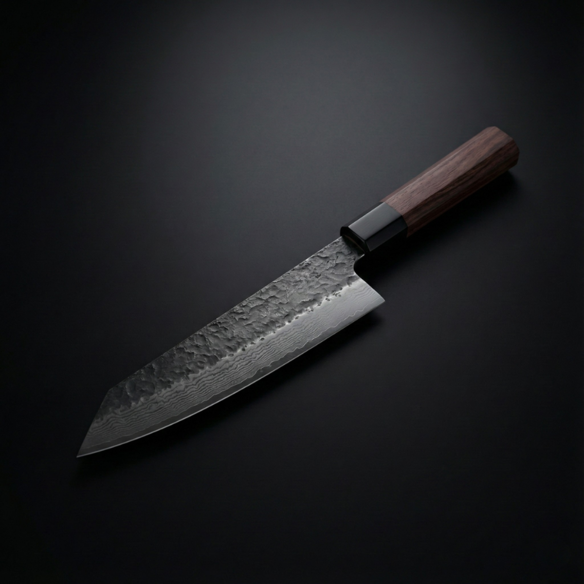 Japansk hamrad Damaskus-kockkniv – 20 cm balanserad profil
