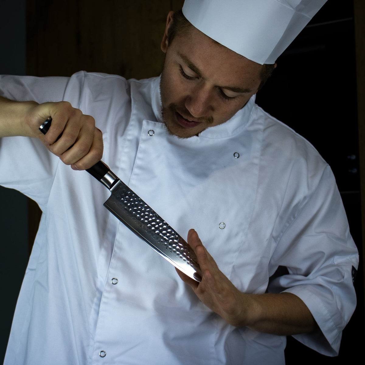 Japansk hamrad santokukniv – 18 cm precisionsblad