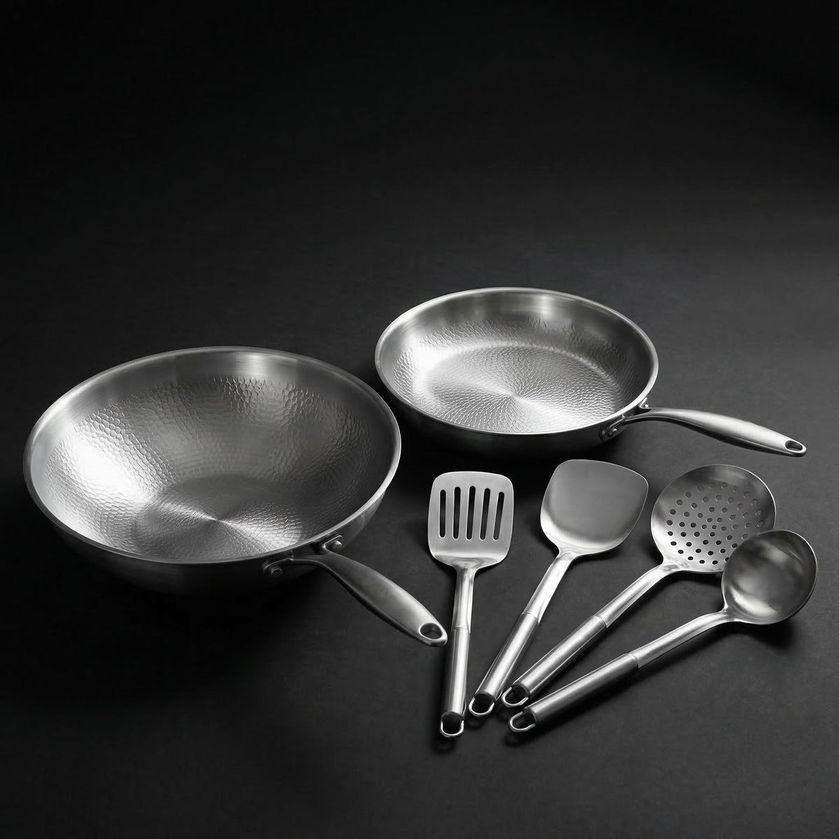 Handhamrat set i titan med wok och stekpanna (26 cm) samt redskap
