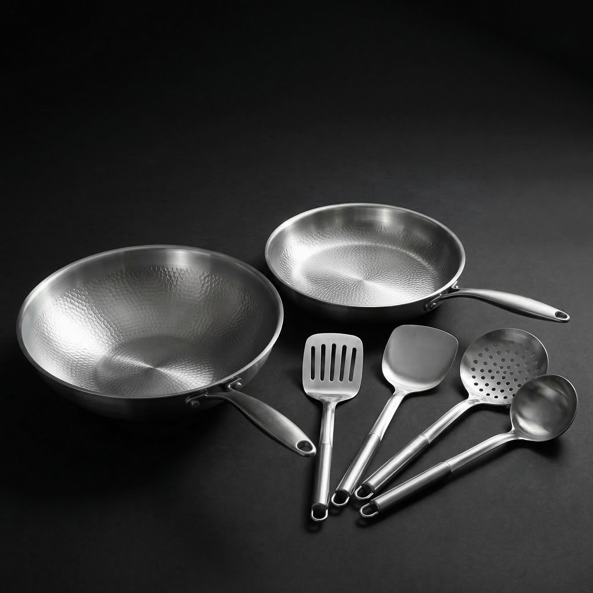Handhamrat set i titan med wok och stekpanna (26 cm) samt redskap