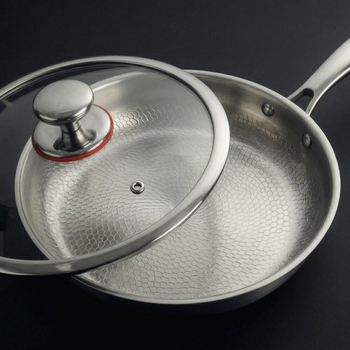 Hamrat Titan-pannset duo